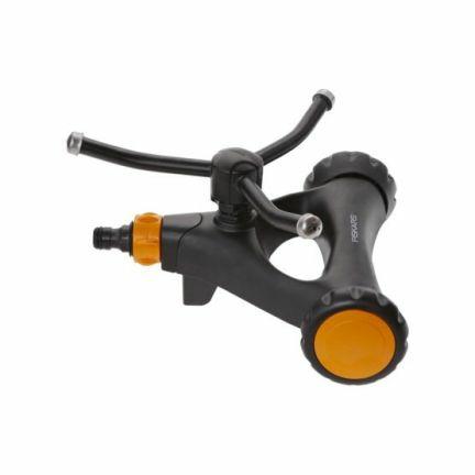 FISKARS PULSE OVERALL-METALLSPRINKER AUF RÄDERN