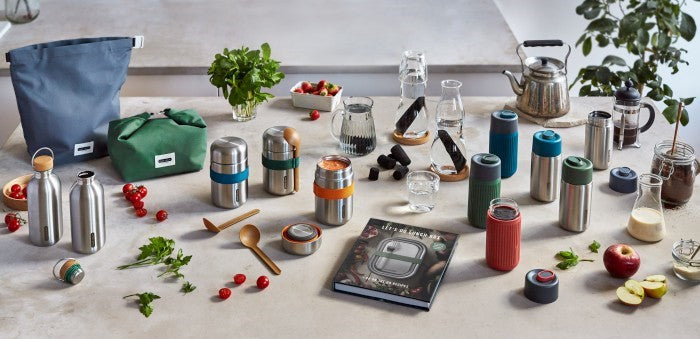 BLACK+BLUM ReiseTasse aus Glas Meeresblau