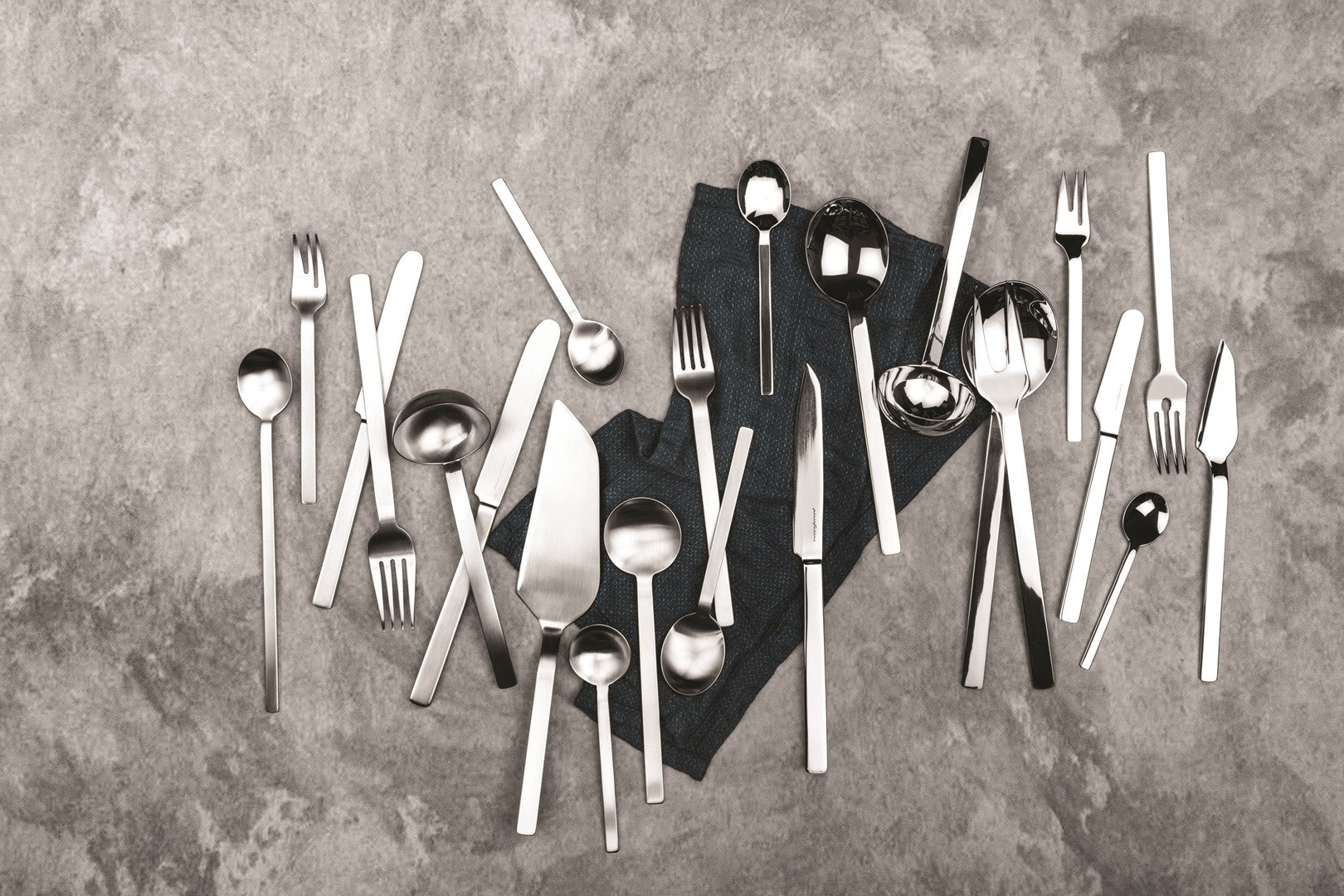 MEPRA STILE BY PININFARINA Salatbesteck Set Stile Box Oro Nero 2 tlg.