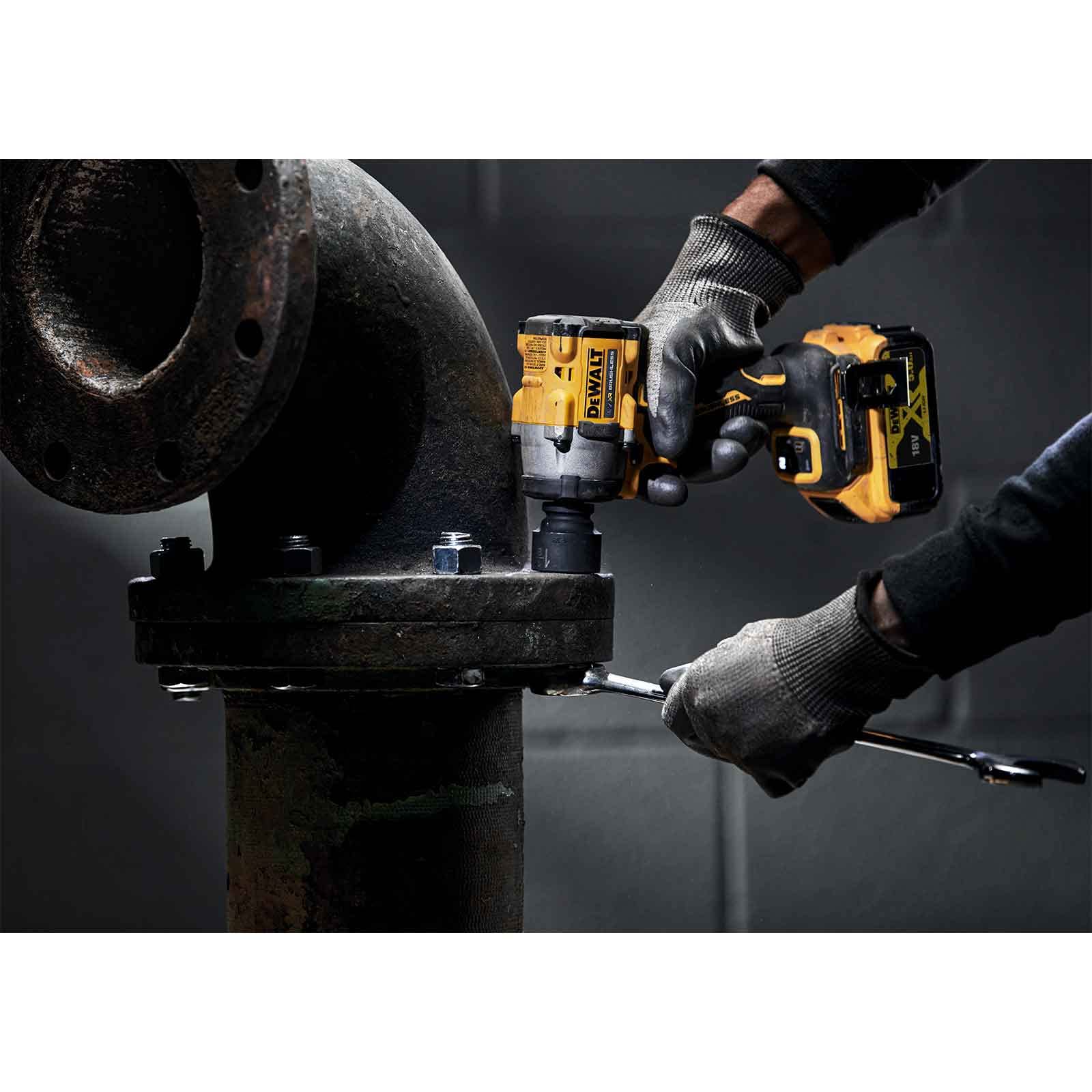 DEWALT.SCHLAGSCHLÜSSEL 1/2" 18V 406Nm TSTAK RATCH DCF922NT