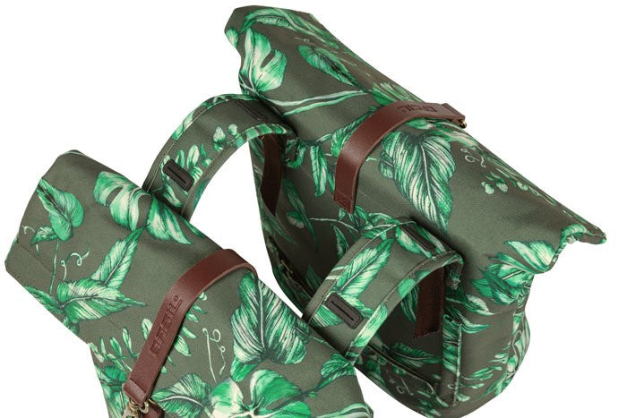 BASIL EVER-GREEN DOPPELTASCHE 28-32L, Universal Bridge System, wasserfest, thymiangrün