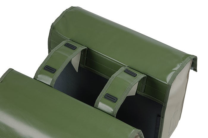 BASIL URBAN LOAD DOPPELTASCHE 48-53L, Universal Bridge System, 100 % wasserdicht, moosgrün/sand