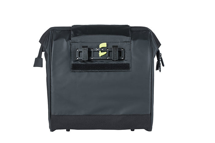 Einzelne Citytasche BASIL GRAND TARPAULIN BICYCLE SHOPPER 23L, Hook On System, wasserdicht schwarz