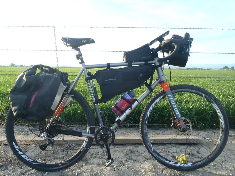 BLACKBURN OUTPOST TOP TUBE Rahmentasche 1L wasserdicht schwarz 185g