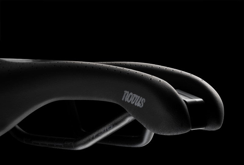 SELLE ITALIA NOVUS BOOST GRAVEL TECH Sattel TI316 SUPERFLOW S (ID entspricht S3), TI 316 Tube 7, Fibra-Tek, 255 g